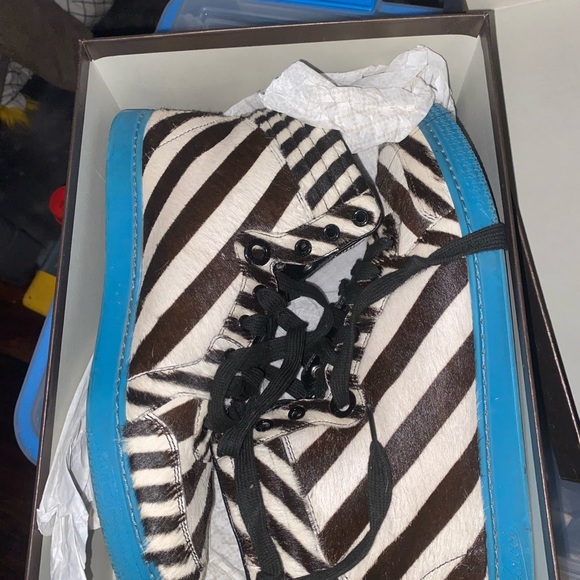 SUPER RARE ZEBRA PRINT PONY HARE GUCCI HITOPS - Picture 4 of 6